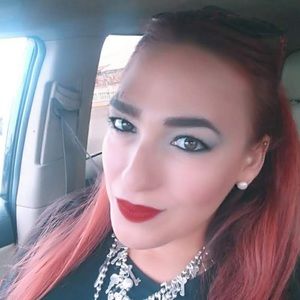 Meet your Posher, Adilen